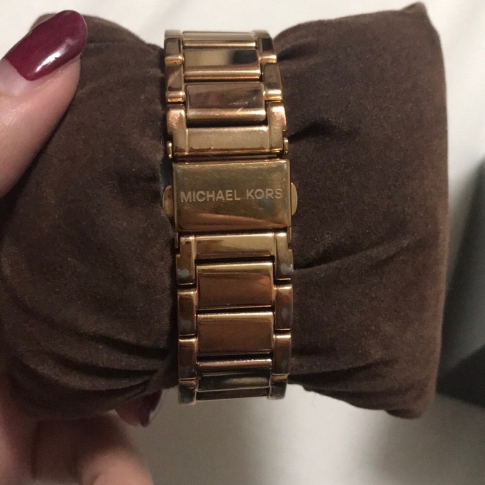 Rose gold watch - Picture 4 of 4